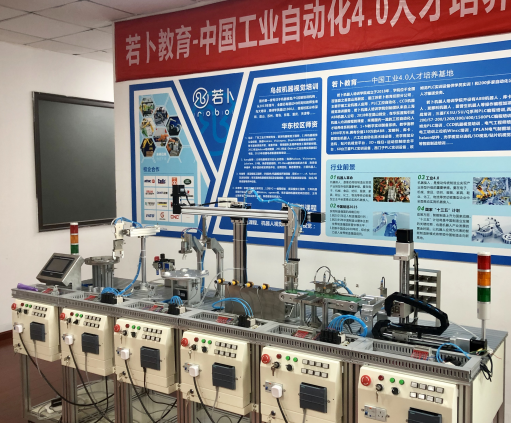 我校研制的价值10万人民币机械设计实训平台，给学员练习，拒接纸上谈兵！