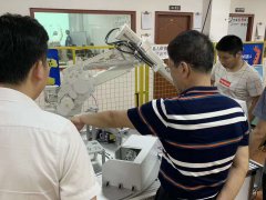 热烈欢迎昆山模具协会王主席来我院参观指导